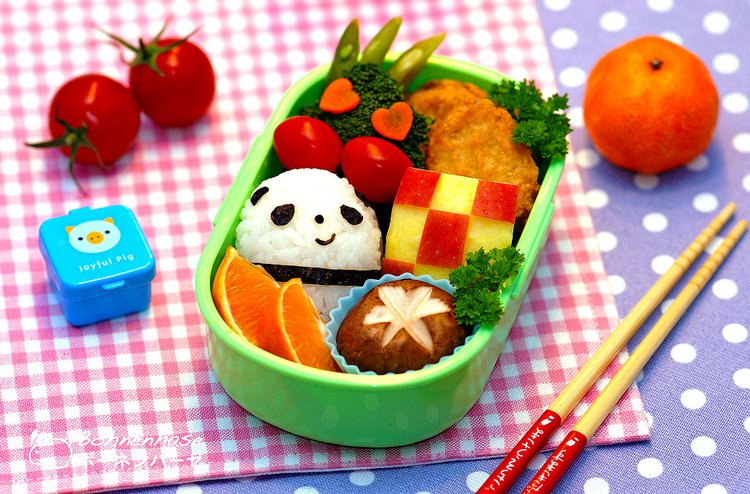 Слепила из того, что было. Кукольная еда из самозастывайки. Бенто