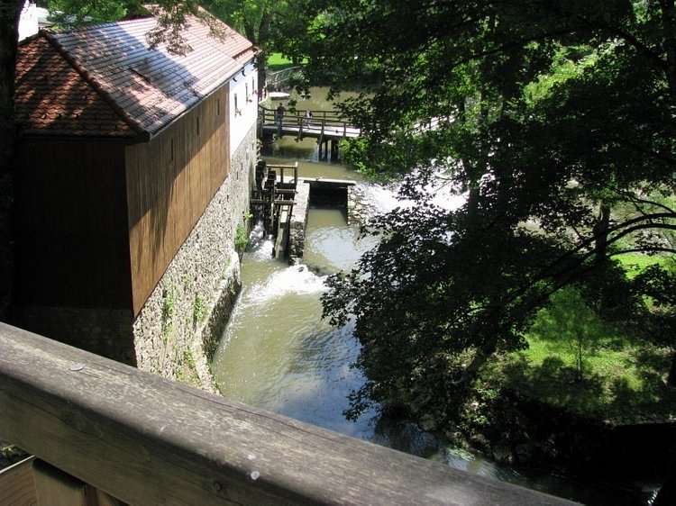 Незабываемая экскурсия по Словении: Постойная Яма и Предъямский замок