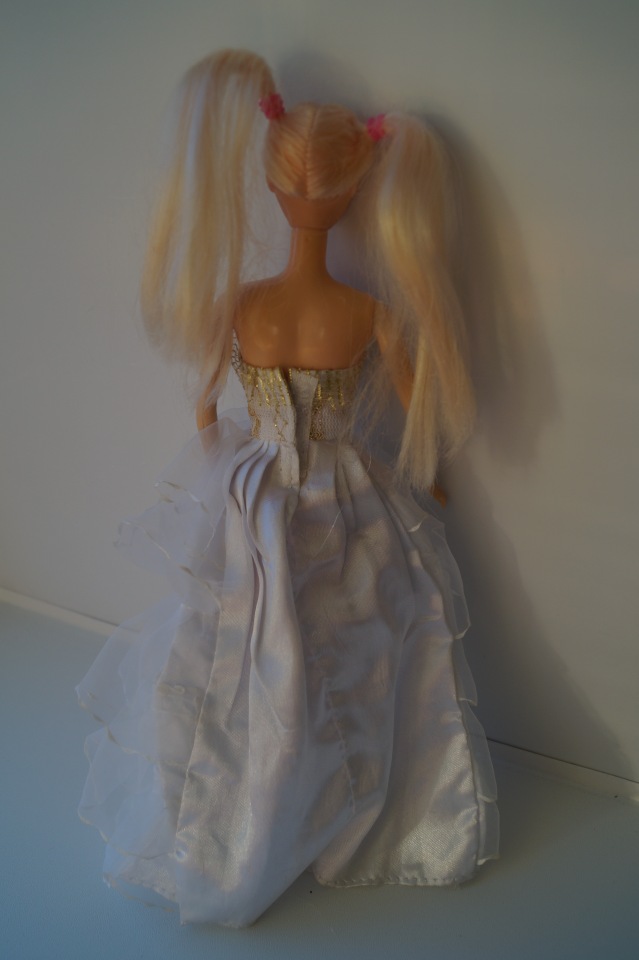 Вторая июльская выписка. Лечение глазок: отсутствие радужки, косоглазие. На лечении была ГДРочка. Голова+тело= красивая