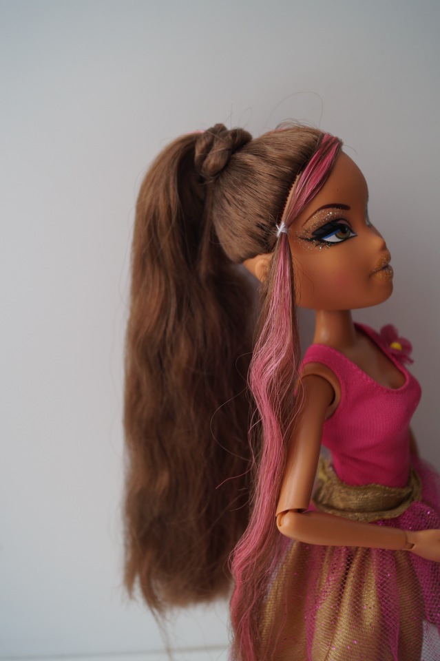 Первая выписка марта. Чебурашка здоров, Братц из серии Sea Stunnerz обрела сменные ножки