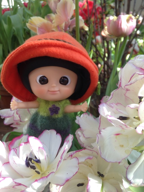 Яркие весенние краски и позитивный Mui-chan