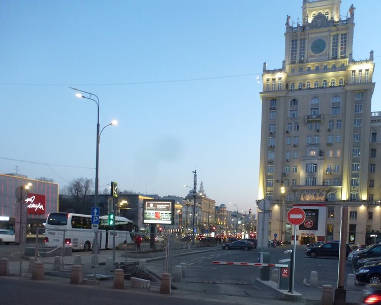 Мой родной любимый город, выставка Мишек и немного о Москве