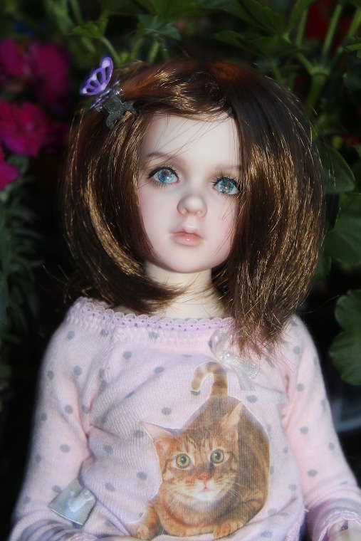 Вечерний сад. Розочка в пижамке