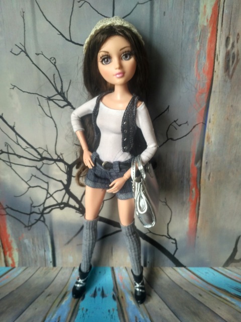 Кукла с красивыми глазами