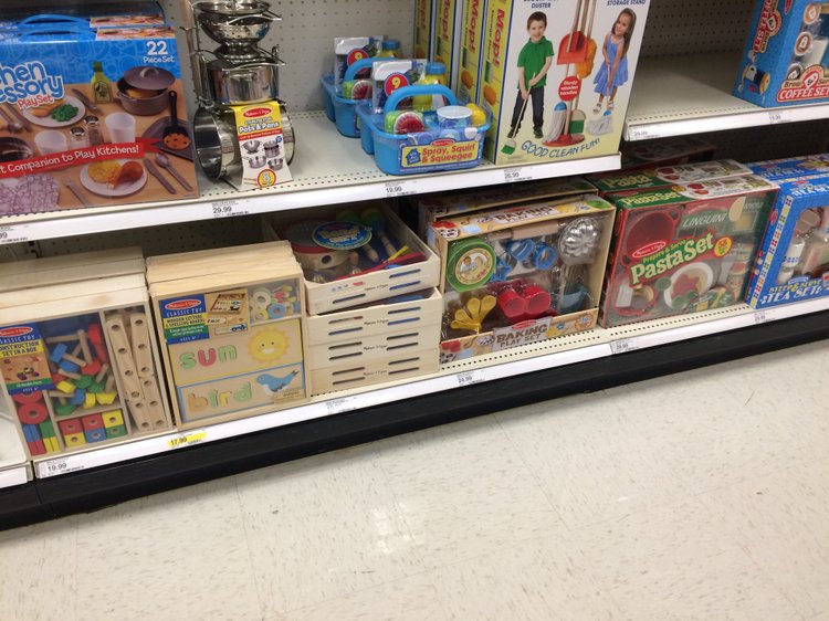 А не пройтись ли нам по магазинам? универмаг Target, детский отдел