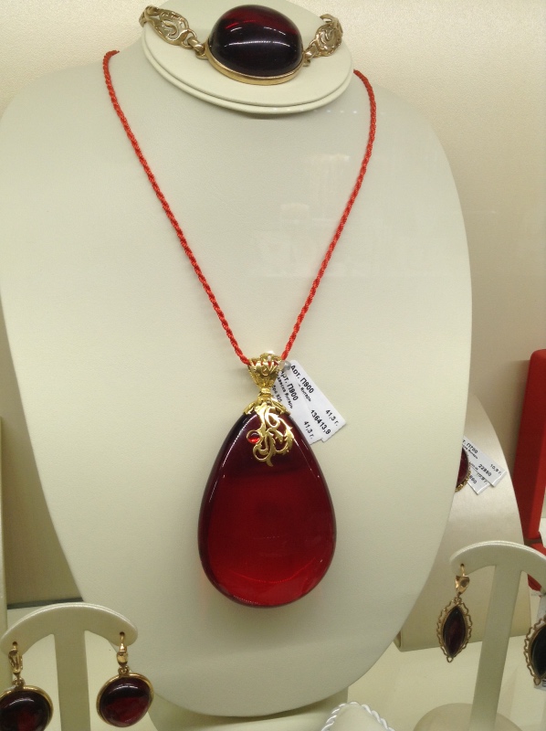 Милая сердцу Божедомка. "Парк янтарного периода". ч.6. (Продолжение). Изделия и украшения из янтаря