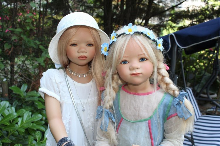 Две сестрички Лилит и Синчи