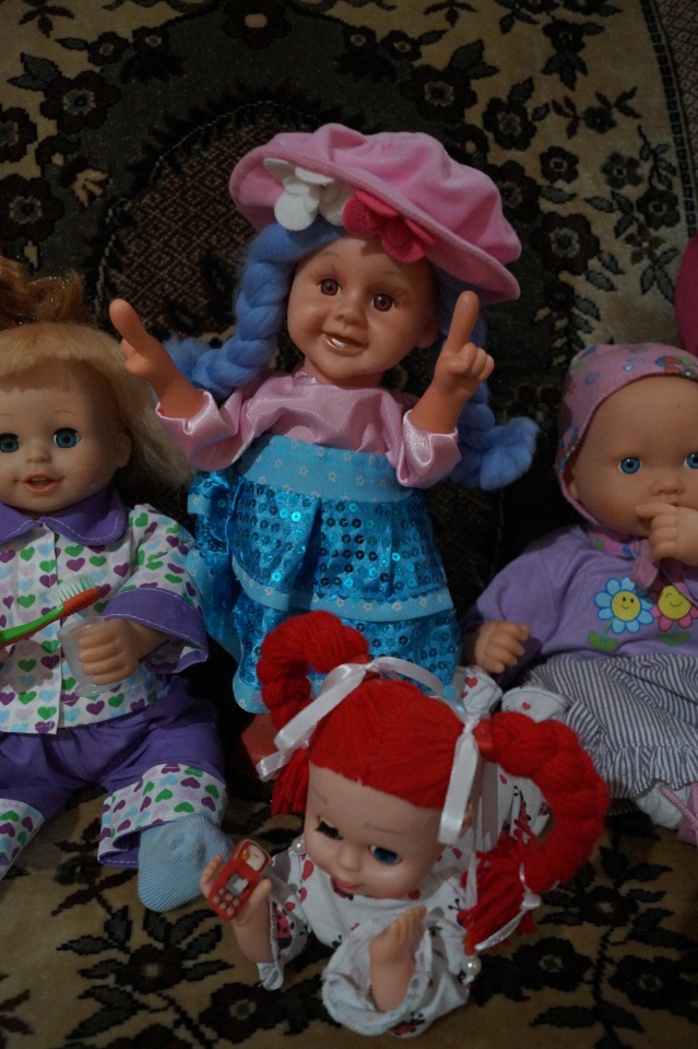 Третья выписка февраля. Сложная пациентка получила помощь нейрохирурга, бегемот Тотоша снова ловит шарики, лепка стоп +