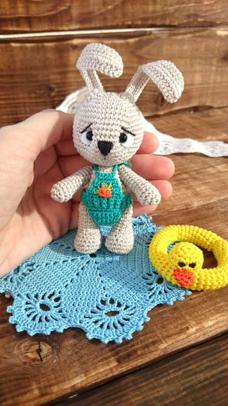 Зайчиков много не бывает — Вязаные игрушки и амигуруми: крючком (фото 7)