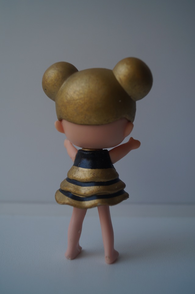 Вторая выписка октября. Машенька здорова. Кукла из лужи стала милашкой. Коровка замычала. Как поставить Лолочку на ножки,