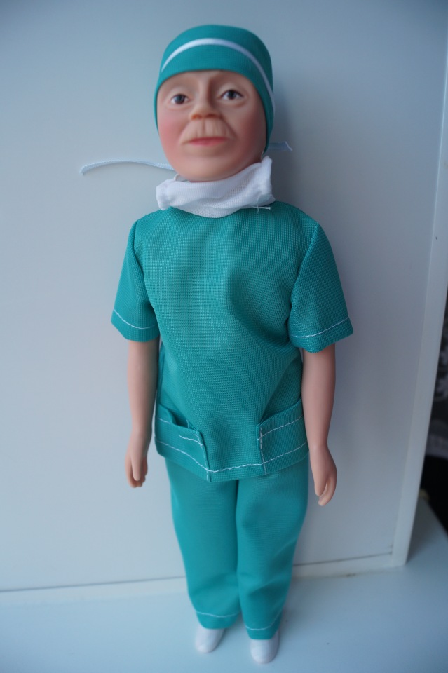 Первая выписка ноября. Починка шейного крепления у Братц, утерянная кисть восстановлена, как привести в порядок фабричную