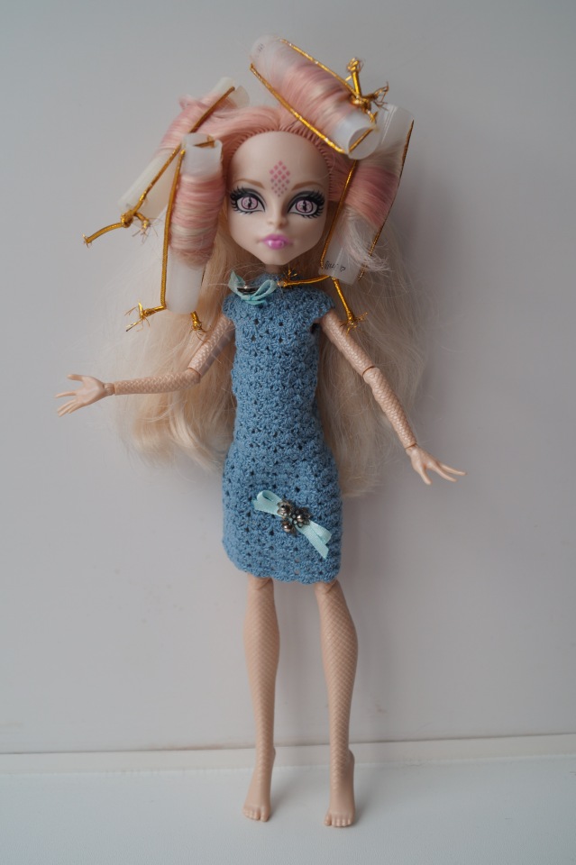 Четвёртая выписка февраля, которой могло не быть. Как заузить отверстие в шее советской куклы, чтобы голова не проваливалась