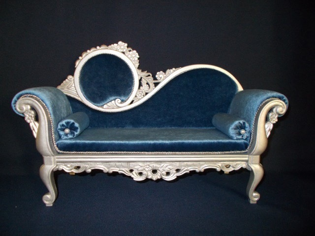 Эксклюзивный диван — Мебель для кукол и домиков: фото