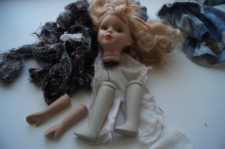 Третья июньская выписка. Как расцвела фарфоровая девочка. Чем заменить кукольный пейт