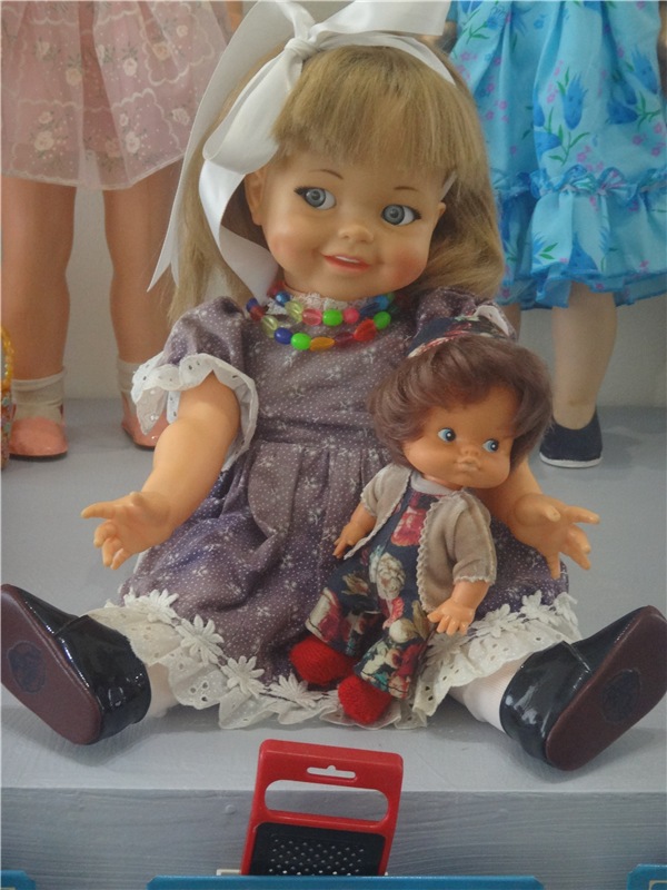 Выставка " Лабиринты кукольной жизни"