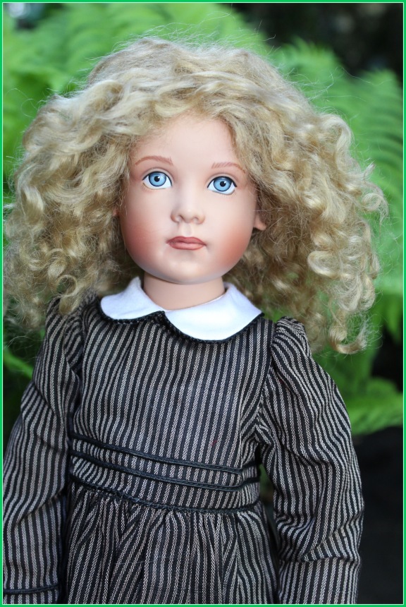 Sonja гуляет в саду. Коллекционная кукла от Helen Kish