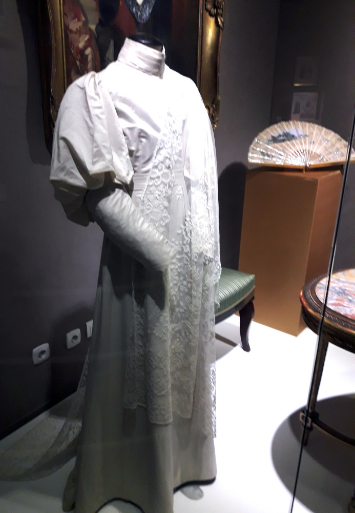 Выставка "Узоры свадьбы кружевной". Зал 1