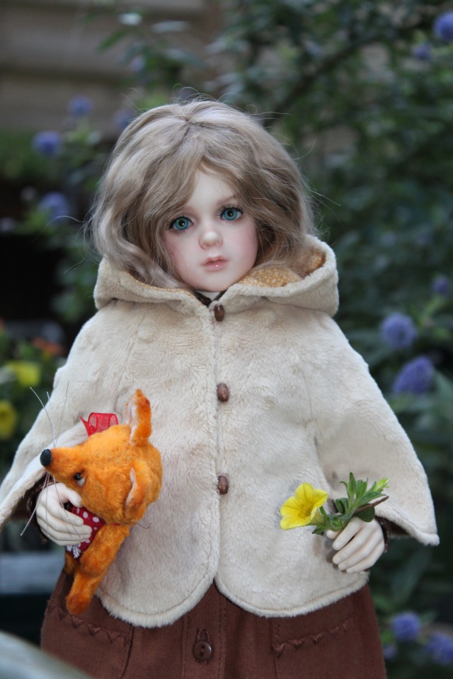 Новый наряд Розочки и прогулка в саду