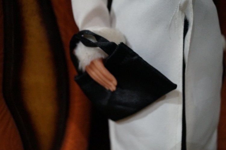 Первая выписка ноября. Починка шейного крепления у Братц, утерянная кисть восстановлена, как привести в порядок фабричную