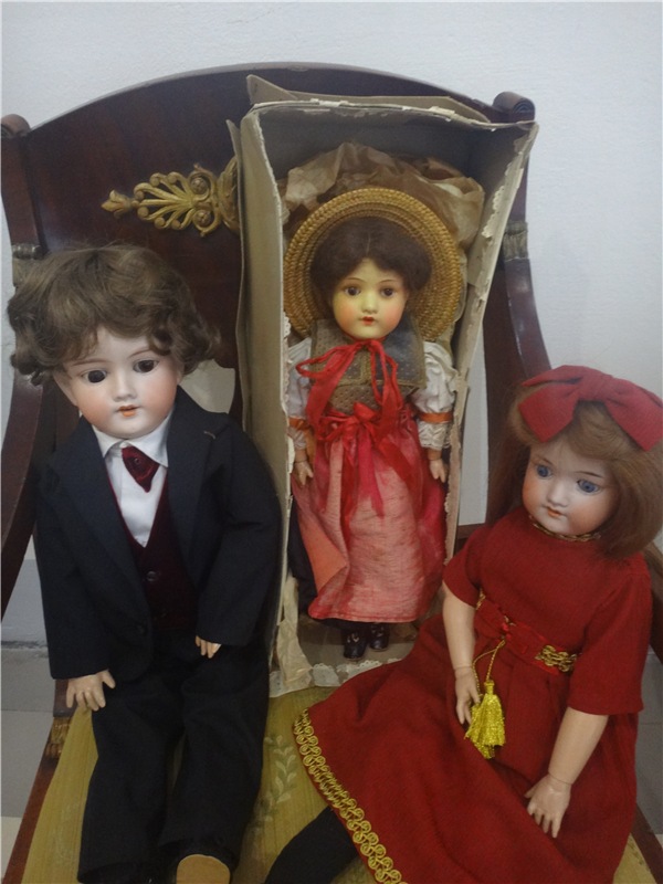 Выставка " Лабиринты кукольной жизни"