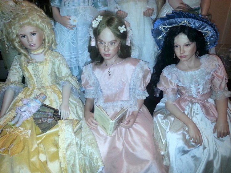 История о том, как я поставила кукол в витрину. Проект "За стеклом"