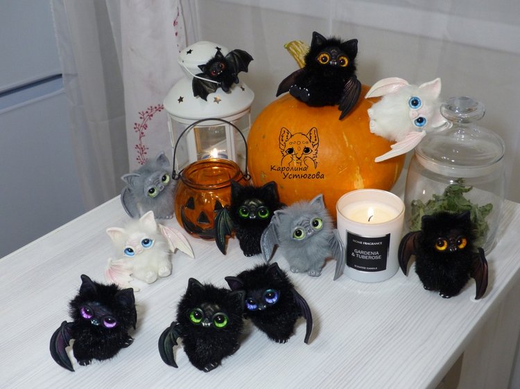 Много летучих мышей... Буууу Halloween