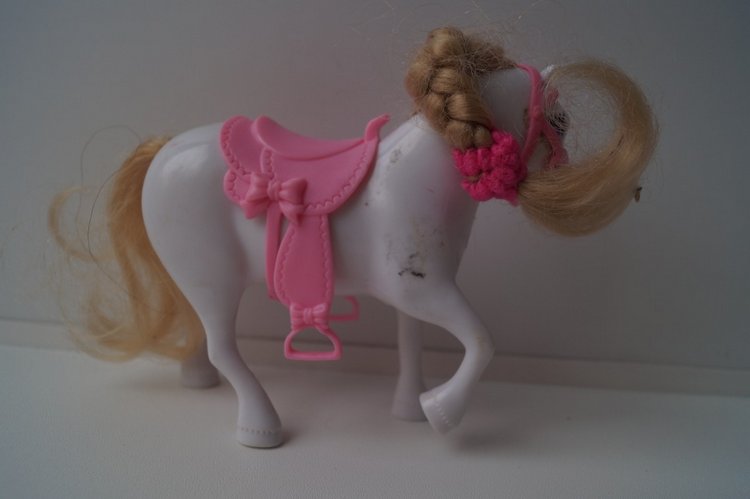 Вторая выписка октября. Машенька здорова. Кукла из лужи стала милашкой. Коровка замычала. Как поставить Лолочку на ножки,