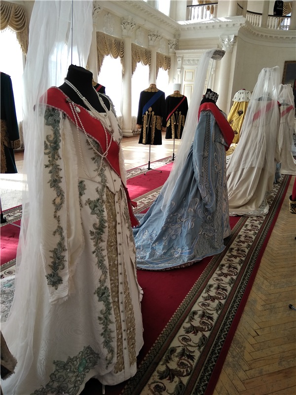 Выставка костюмов к фильму " Матильда", часть 2