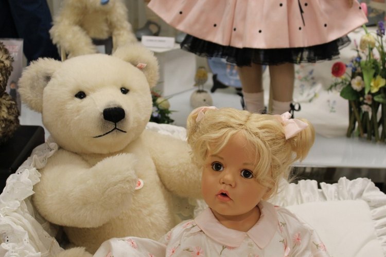 Летняя встреча коллекционеров в магазине кукол. Заключительная часть