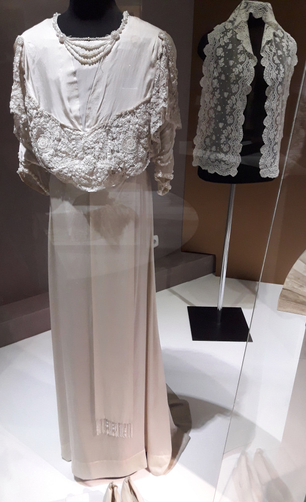 Выставка "Узоры свадьбы кружевной". Зал 2 | Бэйбики Выставка "Узоры свадьбы кружевной". Зал 2