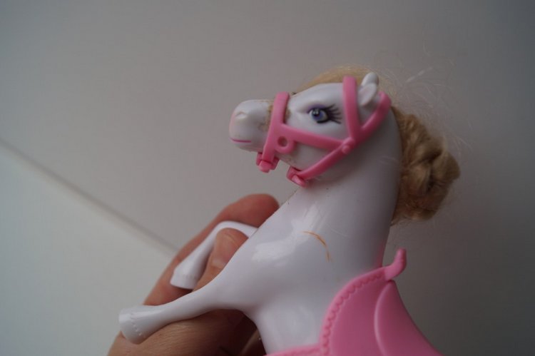 Вторая выписка октября. Машенька здорова. Кукла из лужи стала милашкой. Коровка замычала. Как поставить Лолочку на ножки,