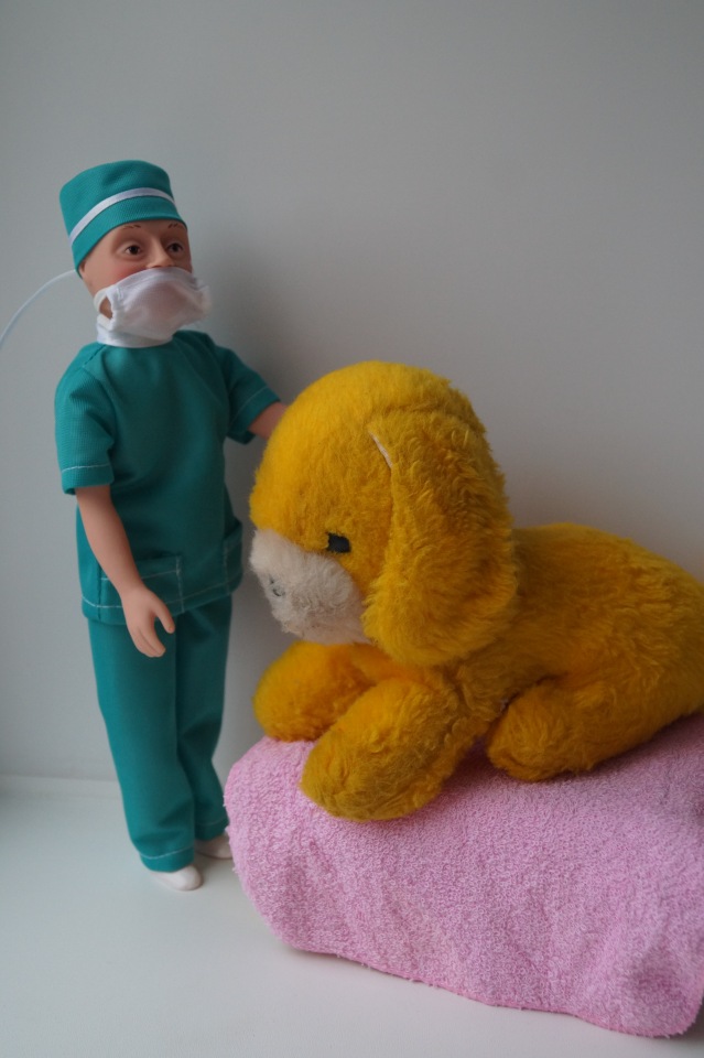 Вторая выписка ноября. Как поставить куклу на ножки, если их нет. Соединяю туловище и голову. У нас и пирамидки лечатся