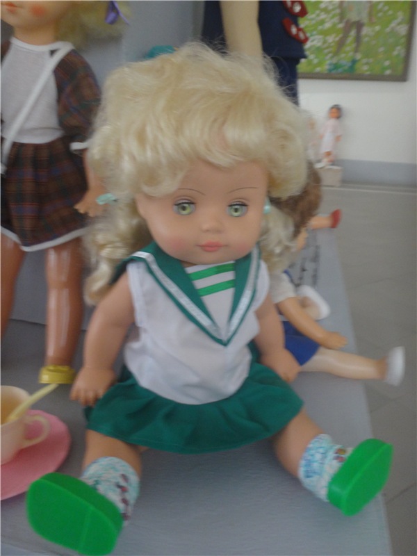 Выставка " Лабиринты кукольной жизни"