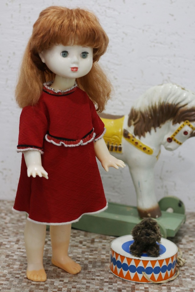 Очень ждём мальчика, такого голубоглазого, с чёлочкой, ушки торчат. Володькой кличут