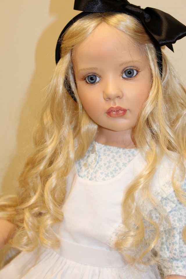 Встреча коллекционеров в магазине. Выбор кукол из новой коллекции Гюнзел. Часть первая - Алиса. ОПРОСНИК (фото 3)