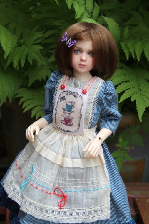 Розочка в образе Алисы. Домашнее видео