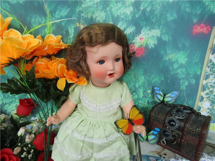 На лесной полянке чудо - на цветочках бантики. Это бабочки расселись, как цветные фантики (фото 5)