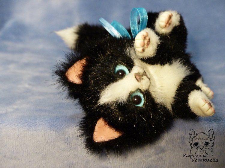 Кошечка Мякушка — Игрушки в смешанной технике (мех и глина): Арт