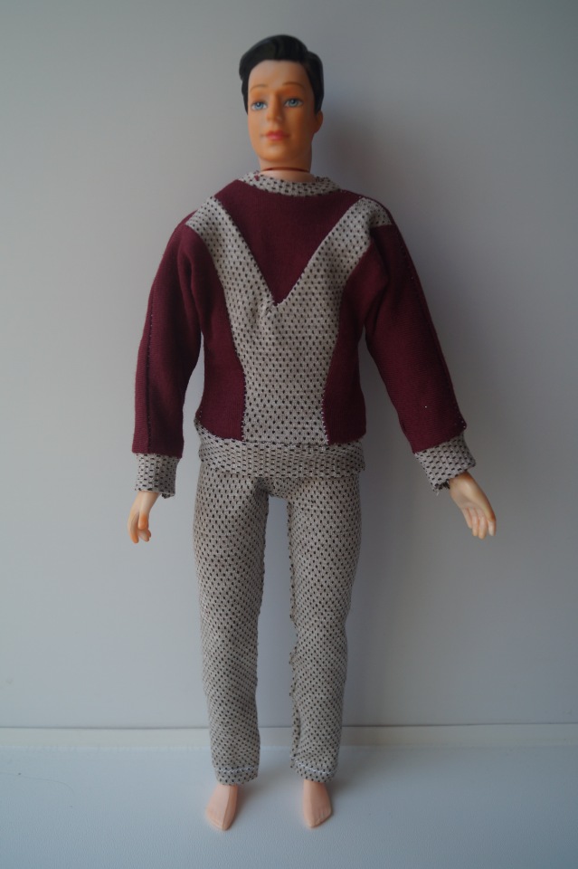 Вторая выписка октября. Машенька здорова. Кукла из лужи стала милашкой. Коровка замычала. Как поставить Лолочку на ножки,