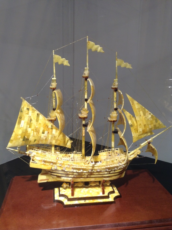 Милая сердцу Божедомка. Ч.5. Выставка "Парк янтарного периода". "Слезы Гелиад". "Янтарь и куклы"