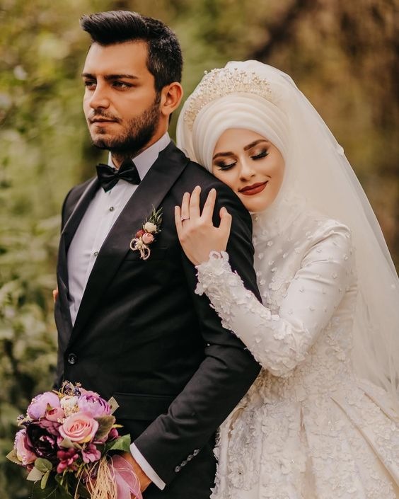 Свадебный хиджаб-прекрасные мусульманки в подвенечных платьях