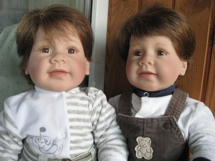 Было нас двое близнецов когда-то