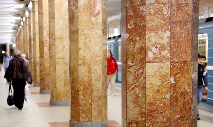 Звероящер и узоры времён динозавров в Московском метро (фото 8)