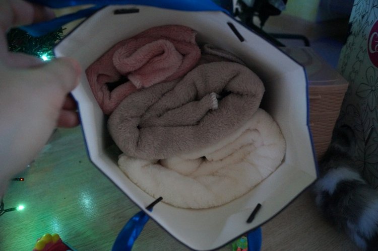 Верите ли вы в деда Мороза? Подарки под ёлочкой, их ждали