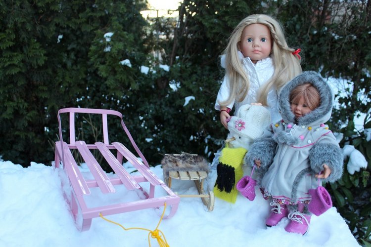 Снежные забавы Кети и Рози. Провожаем зиму