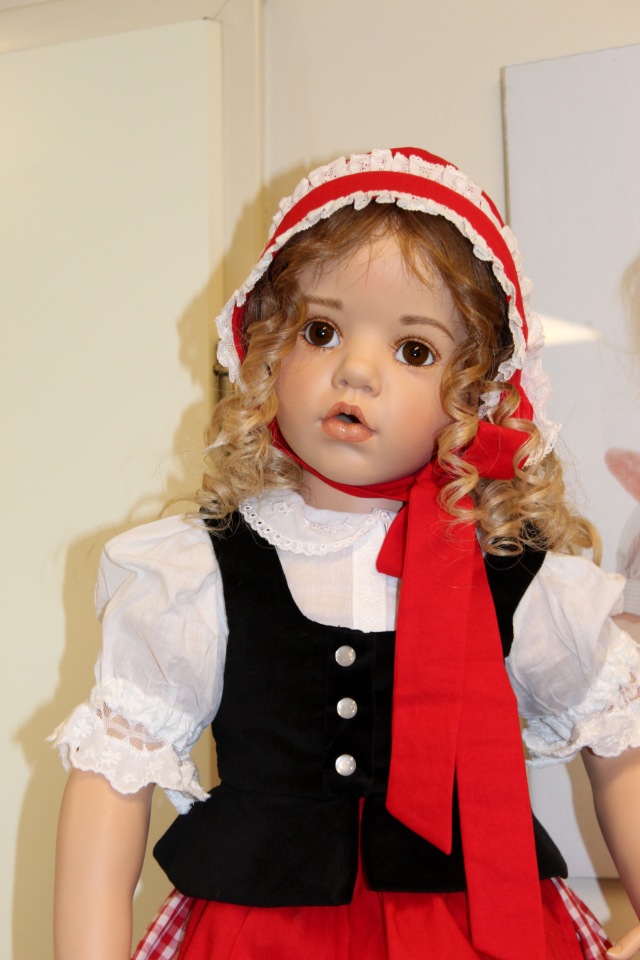 Летняя встреча в магазине и выбор кукол. Часть вторая - Красная шапочка. ОПРОСНИК