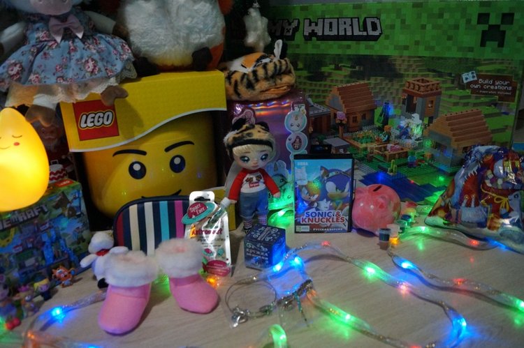 Настало время показать новогодние подарки (фото 10)