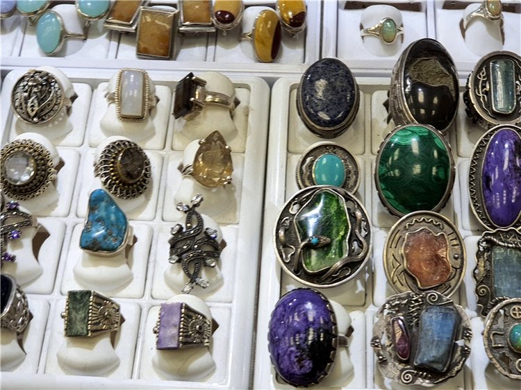 Выставка "Самоцветы Мира" в Твери