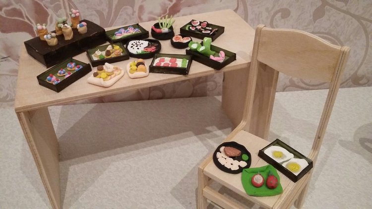 Слепила из того, что было. Кукольная еда из самозастывайки. Бенто