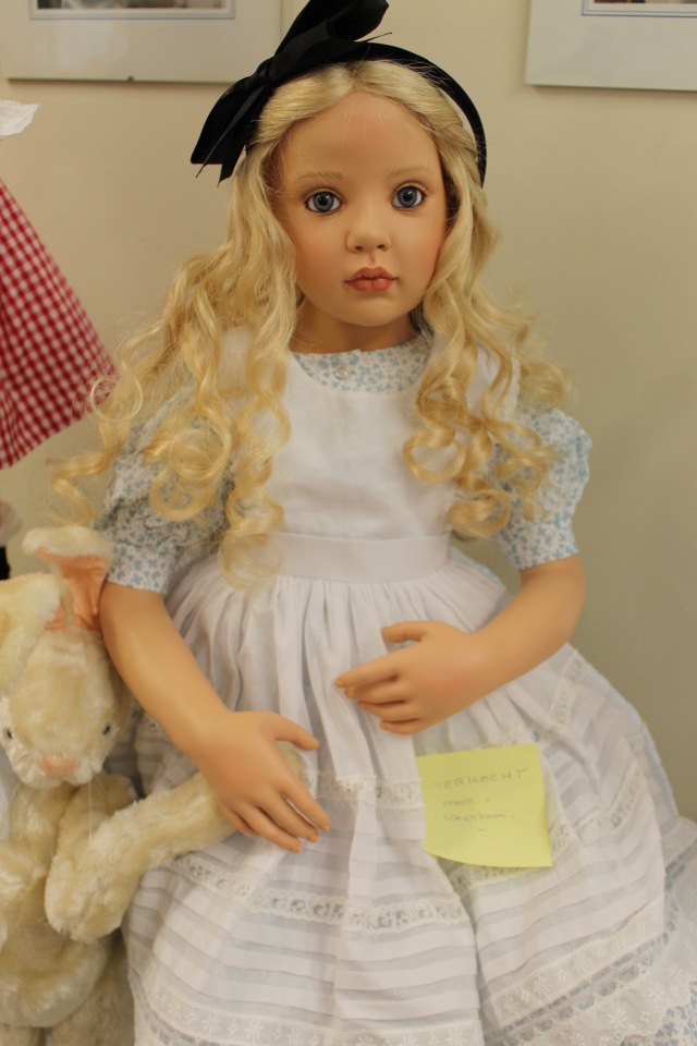 Встреча коллекционеров в магазине. Выбор кукол из новой коллекции Гюнзел. Часть первая - Алиса. ОПРОСНИК